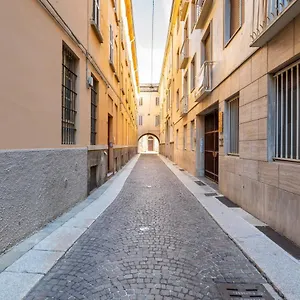 Book Now! A 1 Min Walk From Duomo Of Parma